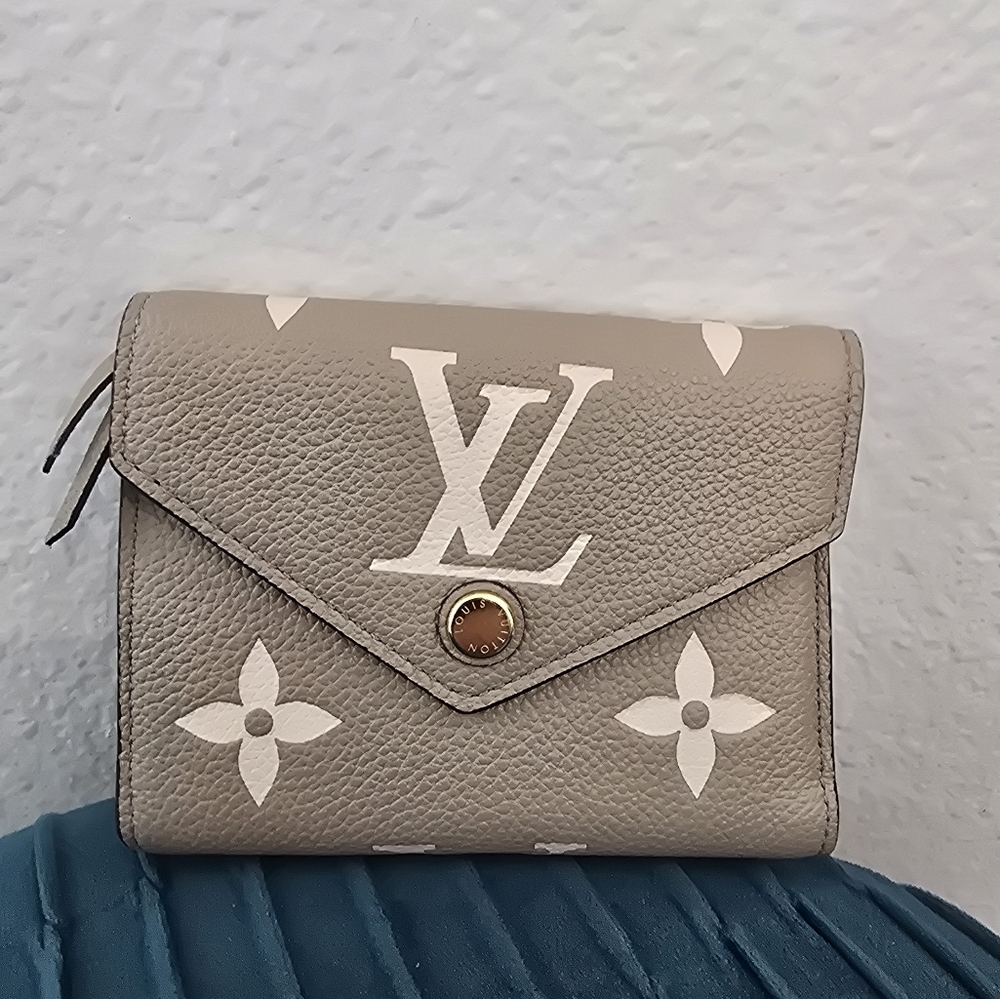 Louis Vuitton Victorine wallet